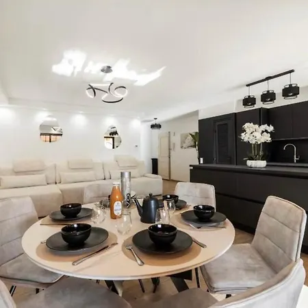 Standing - Luxury - Cannes- Croisette- Centre Ville- Vue Tennis -vue Piscine -parking Prive - Terrasse- Cannes