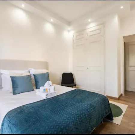 Standing - Luxury - Cannes- Croisette- Centre Ville- Vue Tennis -vue Piscine -parking Prive - Terrasse- Apartment